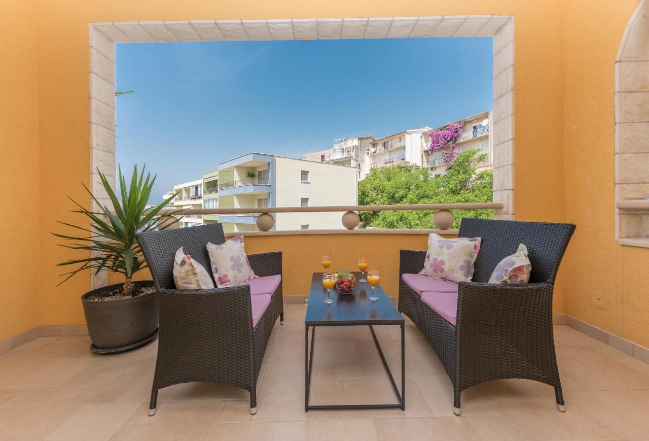 Apartments Villa Vujcic มาคาร์สกา ภายนอก รูปภาพ