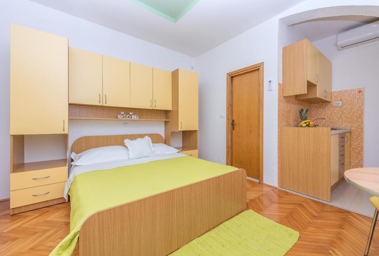 Apartments Villa Vujcic มาคาร์สกา ภายนอก รูปภาพ