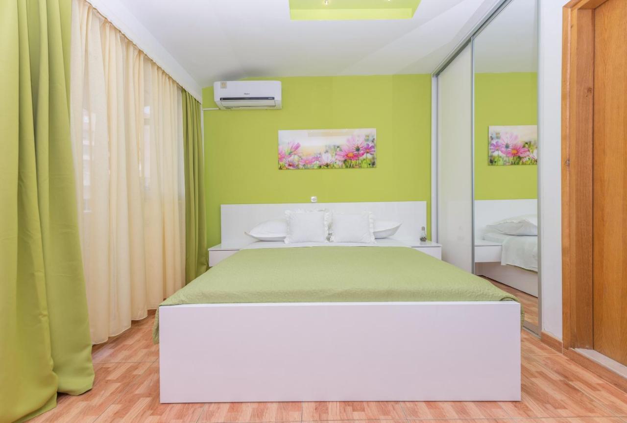 Apartments Villa Vujcic มาคาร์สกา ภายนอก รูปภาพ