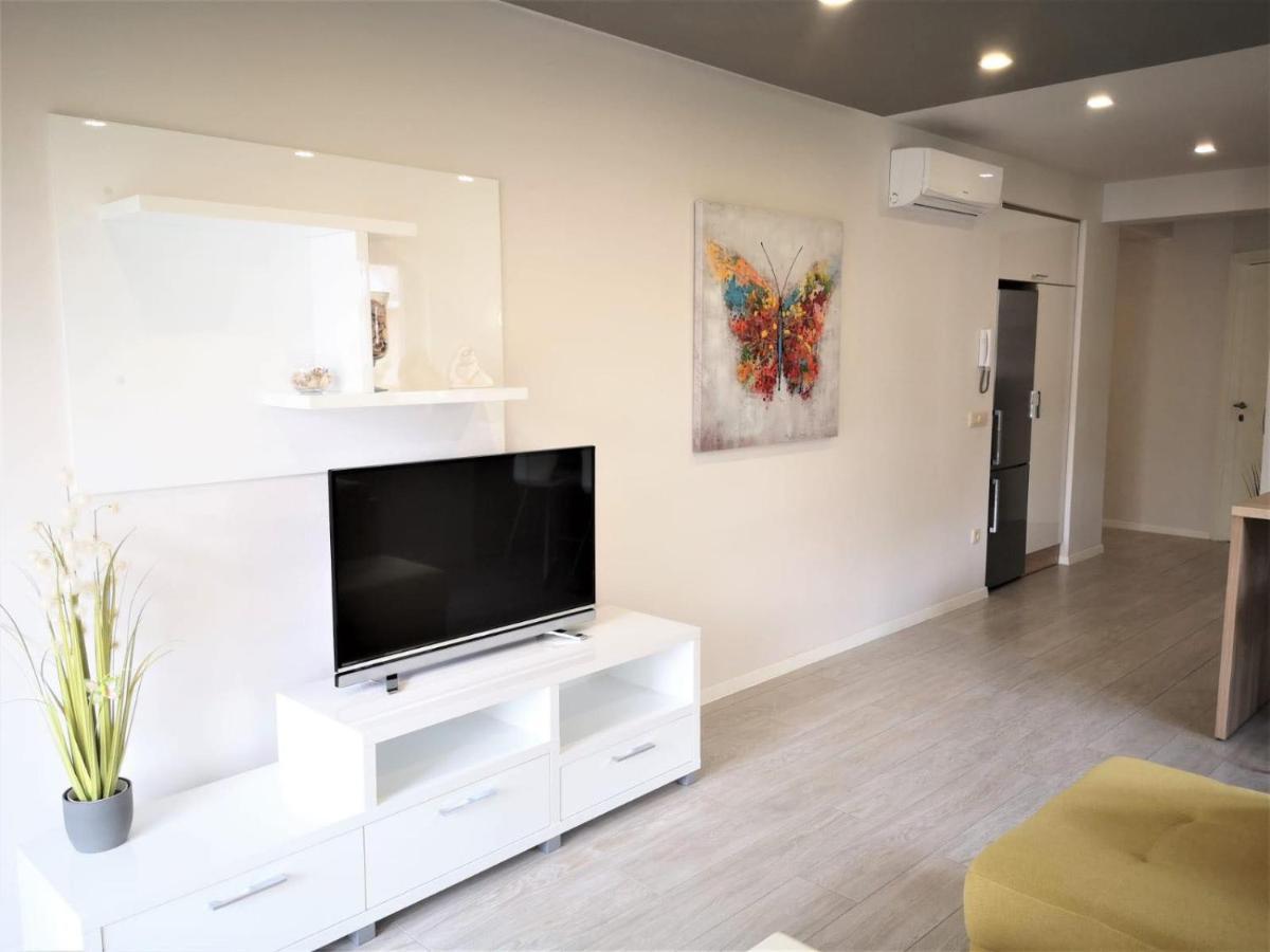Apartments Villa Vujcic มาคาร์สกา ภายนอก รูปภาพ